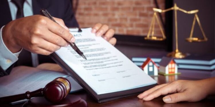 Masyarakat Jangan Sampai Tertipu Advokat Gadungan