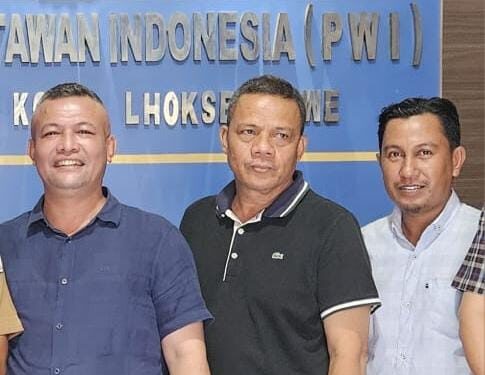 Ayah Wa Sambangi Kantor PWI Lhokseumawe Usai Menangi Pilkada 2024