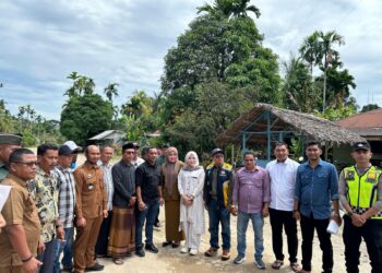 Bunda Salma, Tinjau Jalan Rusak di Paya Bakong
