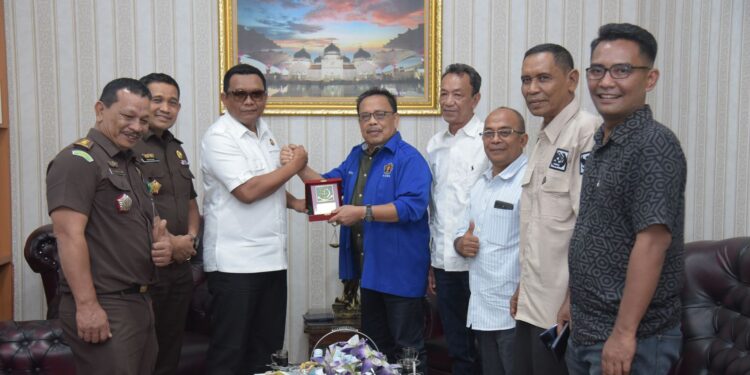 Pengurus PWI Silarurahmi ke Kajati Aceh