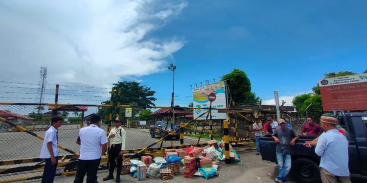 Warga Kembalikan Bantuan “2 Butir Telur” dari PGE: Wujud Kekecewaan atas Ketidakpedulian Raksasa Migas di Aceh Utara