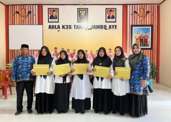 Serahkan SK PPPK paruh waktu,Ketua K3S Tanah Jambo Aye Tekankan Disiplin Dan Tanggung Jawab