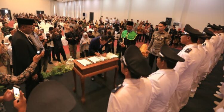 47 Keuchik Terpilih 1 Keuchik PAW Dilantik, Wali Kota Lhokseumawe Instruksikan Garda Terdepan Perangi Narkoba dan Judi Online
